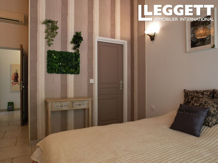 Image No.8-4 Bed House for sale