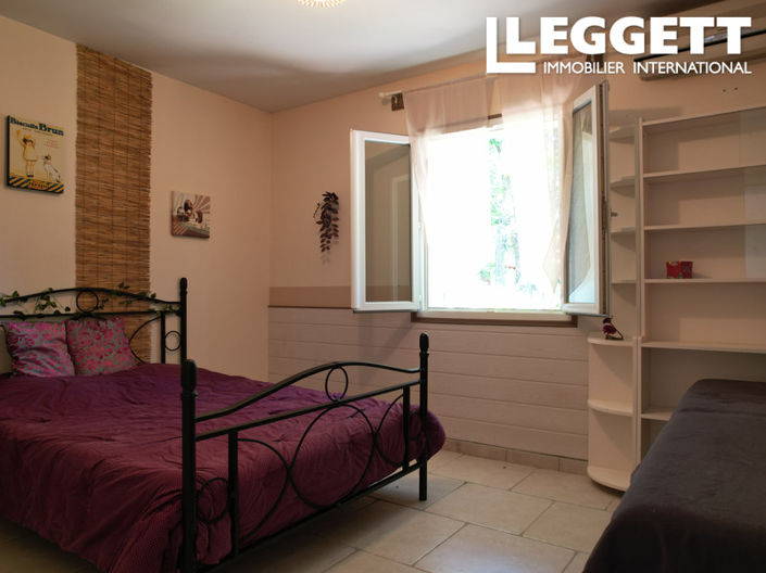 Image No.9-4 Bed House for sale