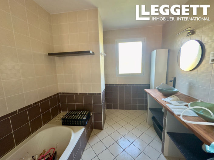 Image No.9-4 Bed House for sale