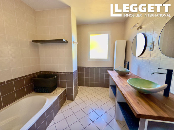 Image No.9-4 Bed House for sale