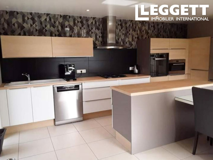 Image No.4-4 Bed House for sale