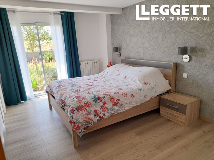 Image No.7-4 Bed House for sale