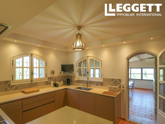 Image No.10-6 Bed House for sale