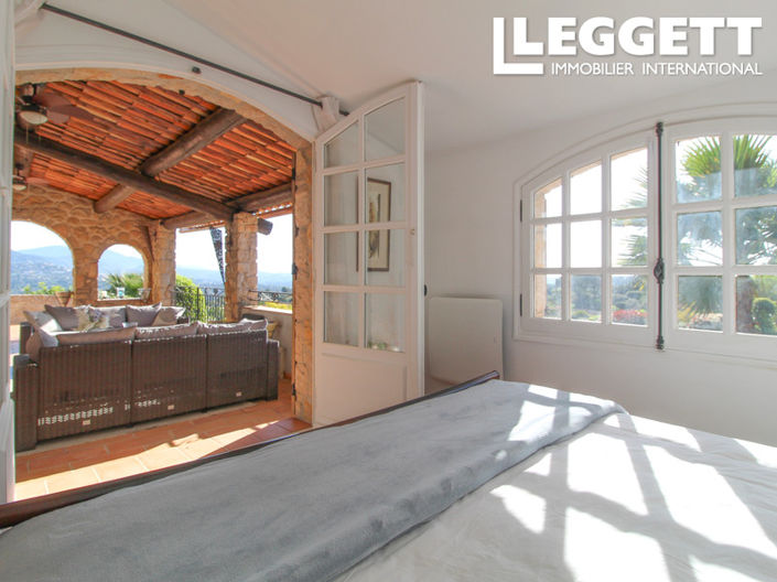 Image No.6-6 Bed House for sale