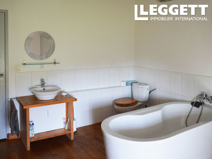 Image No.4-7 Bed House for sale