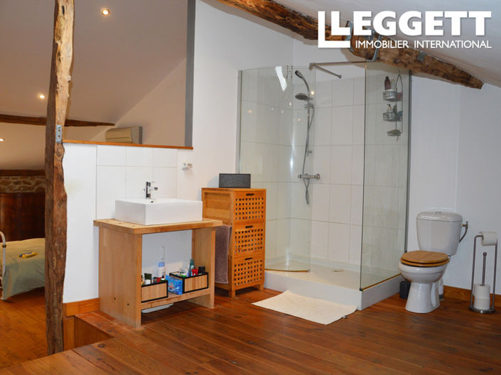 Image No.7-7 Bed House for sale