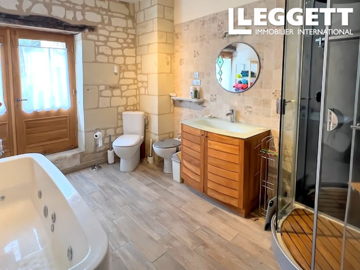 Image No.10-3 Bed House for sale