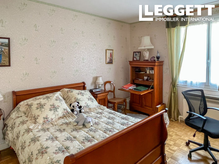 Image No.6-4 Bed House for sale