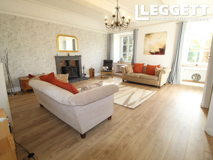 Image No.7-5 Bed House for sale