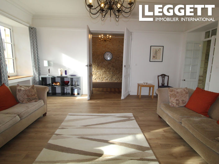 Image No.8-5 Bed House for sale