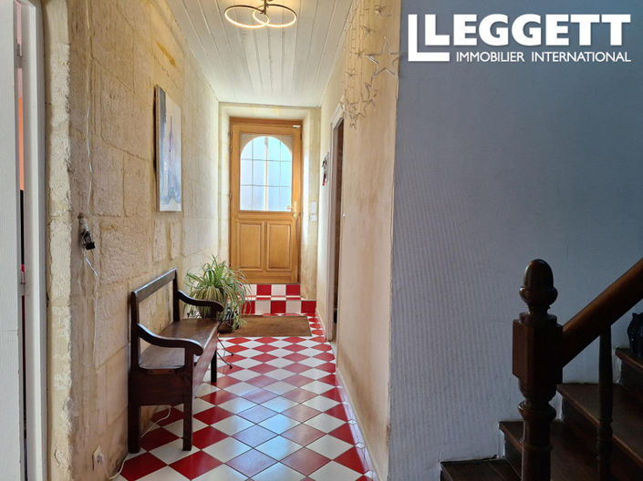 Image No.7-8 Bed House for sale