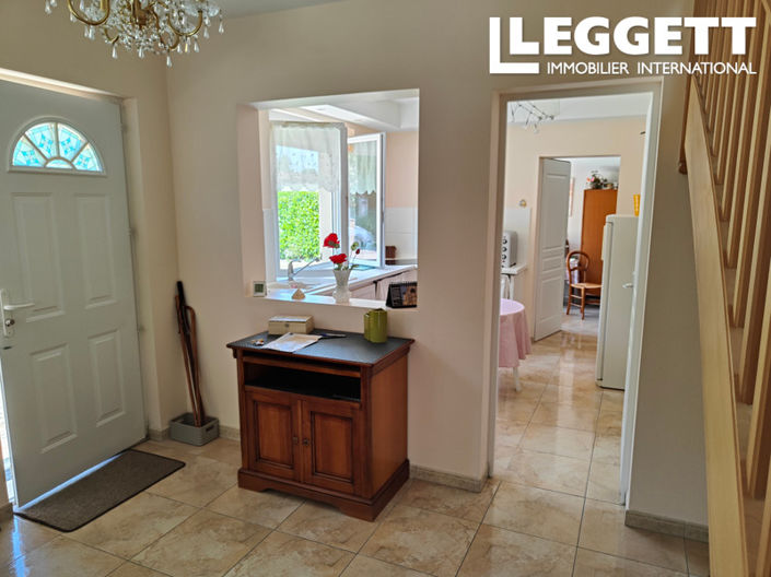 Image No.8-4 Bed House for sale
