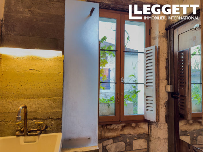 Image No.10-3 Bed House for sale