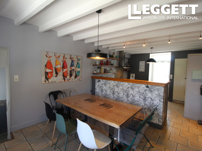 Image No.6-5 Bed House for sale