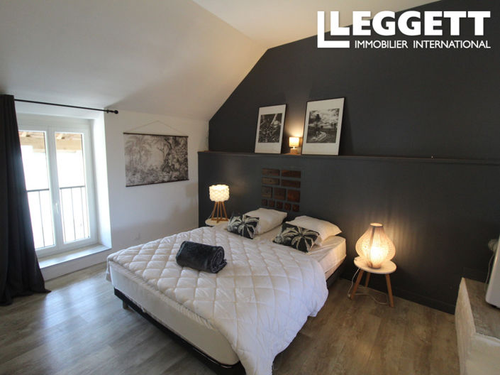 Image No.9-5 Bed House for sale
