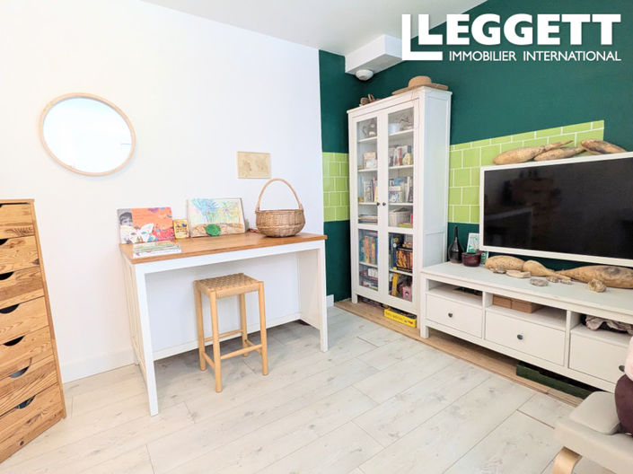 Image No.6-5 Bed House for sale
