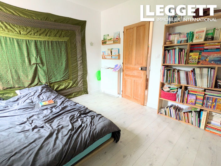 Image No.9-5 Bed House for sale