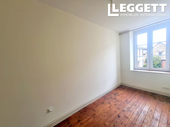 Image No.10-2 Bed House for sale