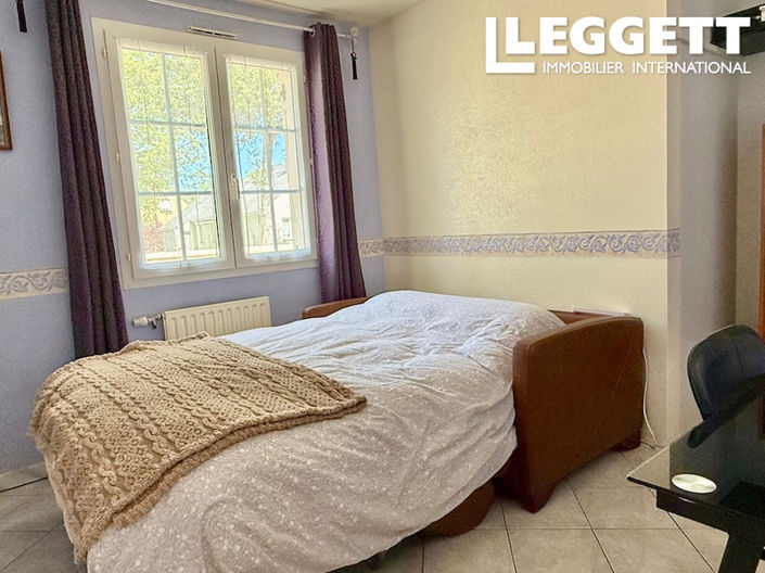 Image No.8-3 Bed House for sale
