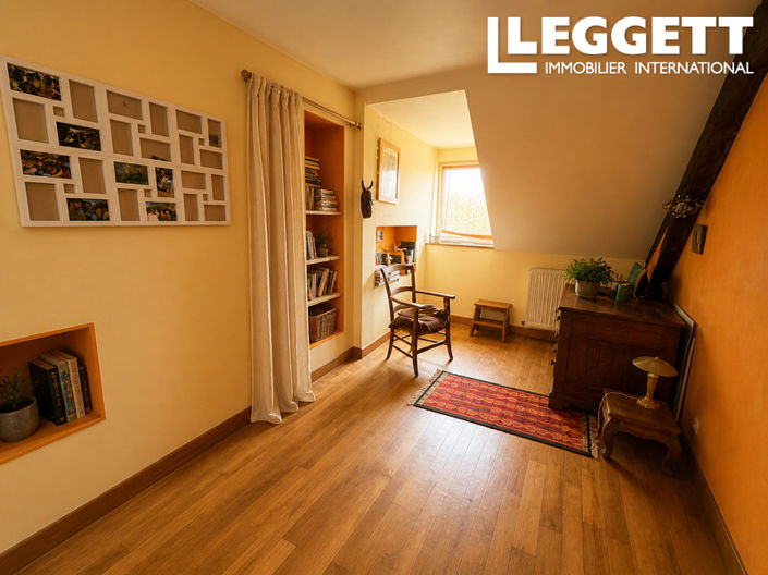 Image No.10-4 Bed House for sale