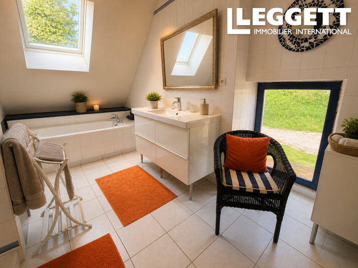Image No.8-4 Bed House for sale