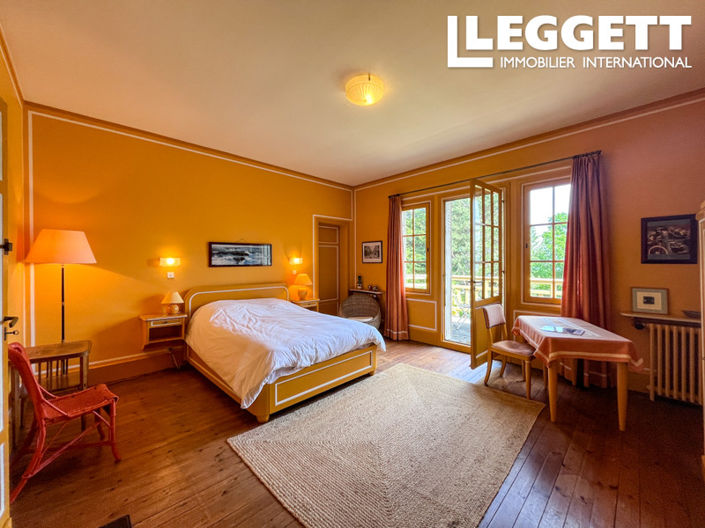 Image No.4-7 Bed House for sale