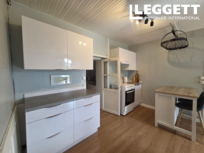 Image No.8-2 Bed House for sale