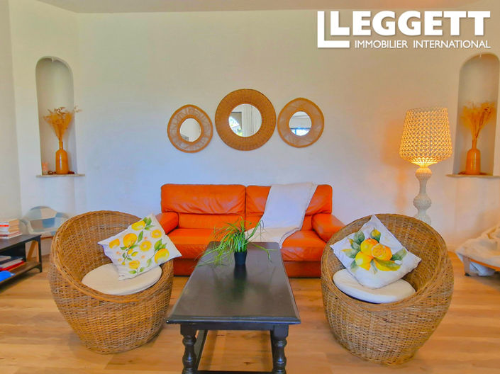 Image No.10-7 Bed House for sale