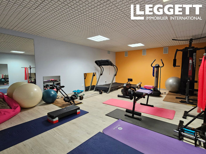 Image No.5-6 Bed House for sale