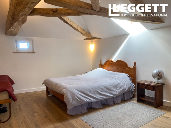 Image No.9-2 Bed House for sale