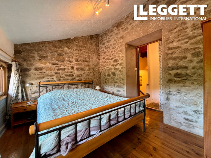 Image No.8-3 Bed House for sale