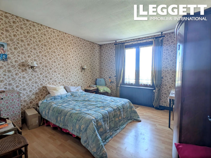 Image No.7-4 Bed House for sale