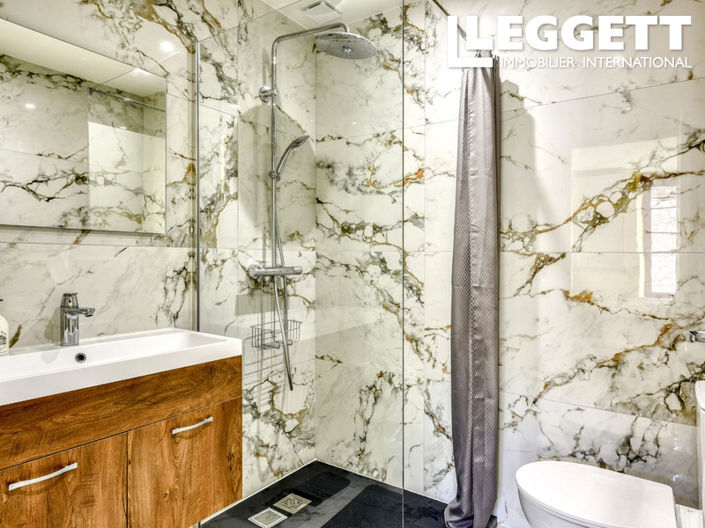 Image No.6-3 Bed House for sale