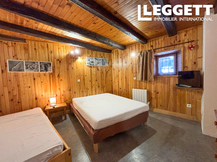 Image No.6-7 Bed House for sale