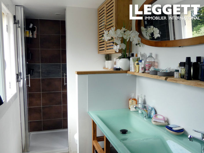 Image No.7-6 Bed House for sale