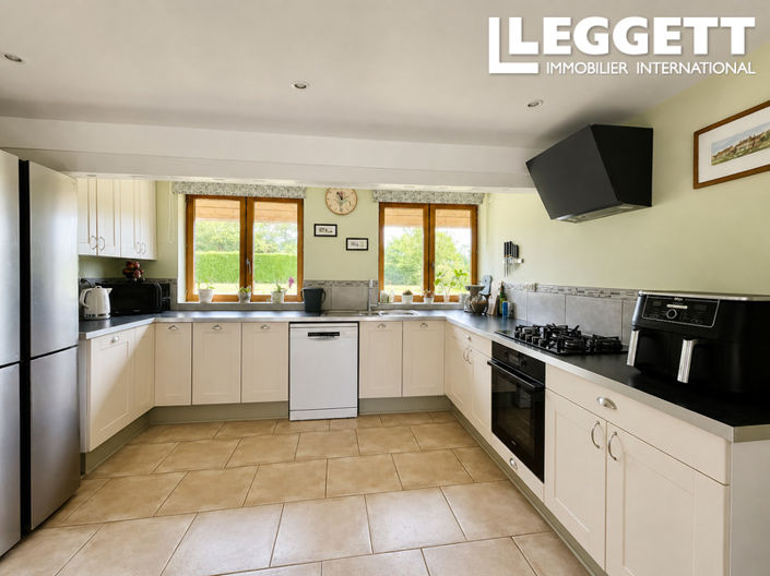 Image No.3-4 Bed House for sale