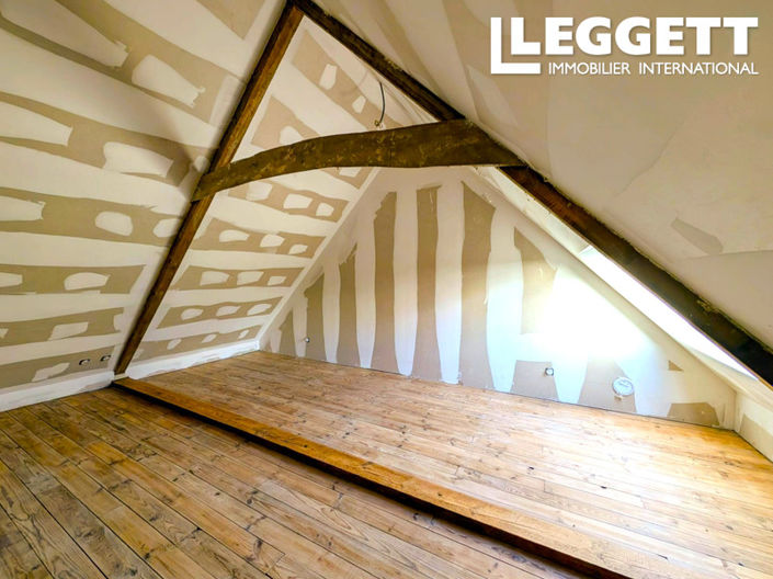 Image No.10-3 Bed House for sale