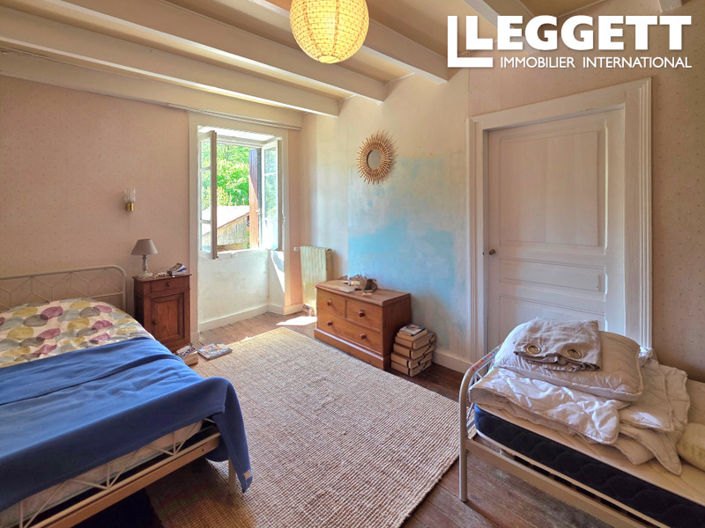 Image No.6-5 Bed House for sale