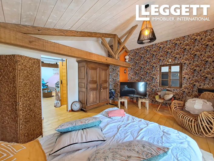 Image No.8-3 Bed House for sale