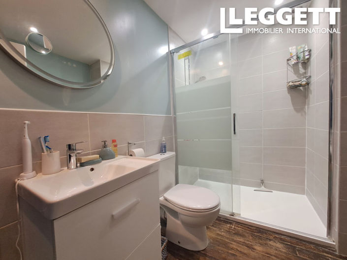 Image No.6-5 Bed House for sale