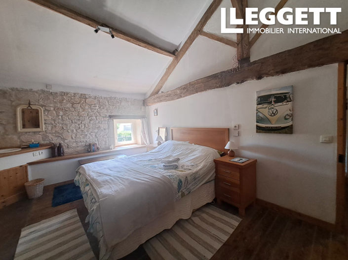 Image No.8-5 Bed House for sale