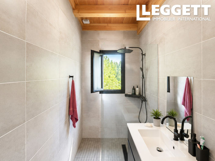 Image No.6-3 Bed House for sale