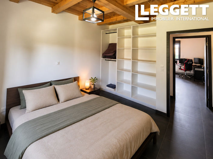 Image No.7-3 Bed House for sale