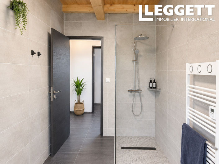 Image No.9-3 Bed House for sale
