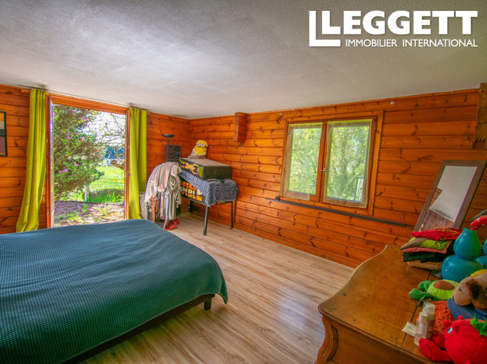 Image No.9-6 Bed House for sale