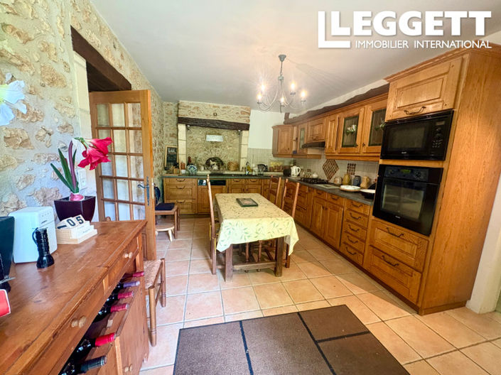 Image No.2-4 Bed House for sale