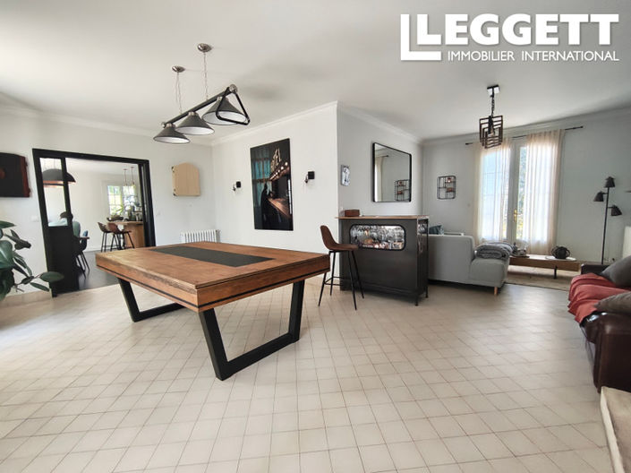 Image No.7-5 Bed House for sale