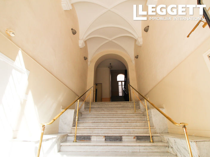 Image No.10-3 Bed Apartment for sale