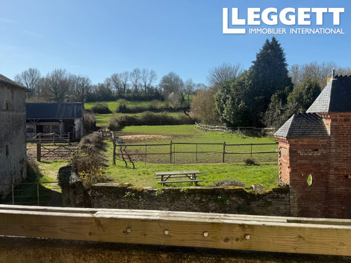 Image No.9-6 Bed House for sale