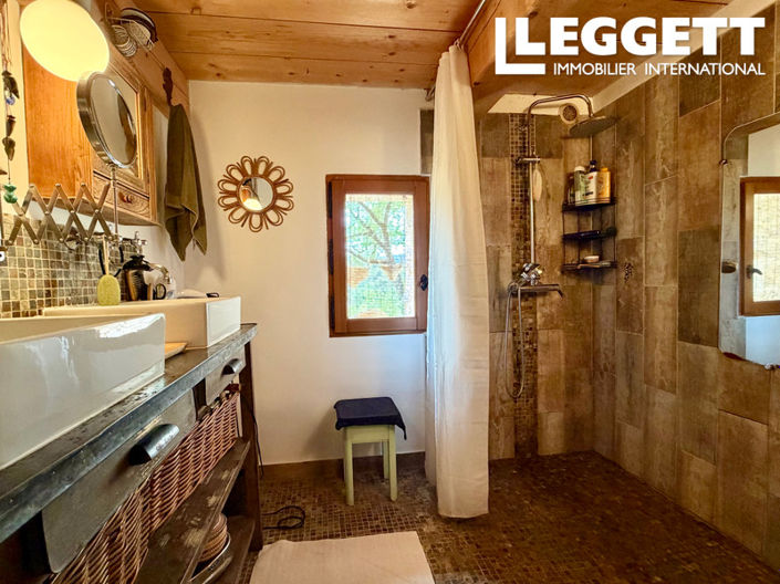 Image No.8-3 Bed House for sale